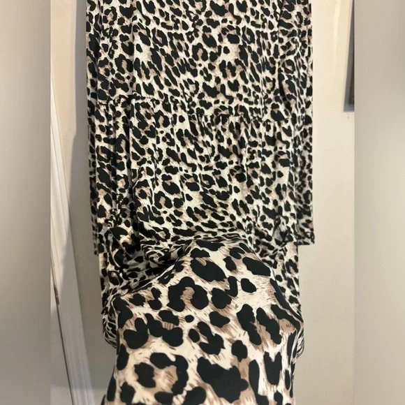 Leopard Print Long Sleeve front pockets Dress size L - Picture 3 of 5